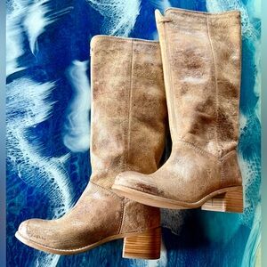 NWT DIBA TRUE WEEKDAY Color - Tan Vintage PullOn Knee BOOT Round Toe, 1.5” heel